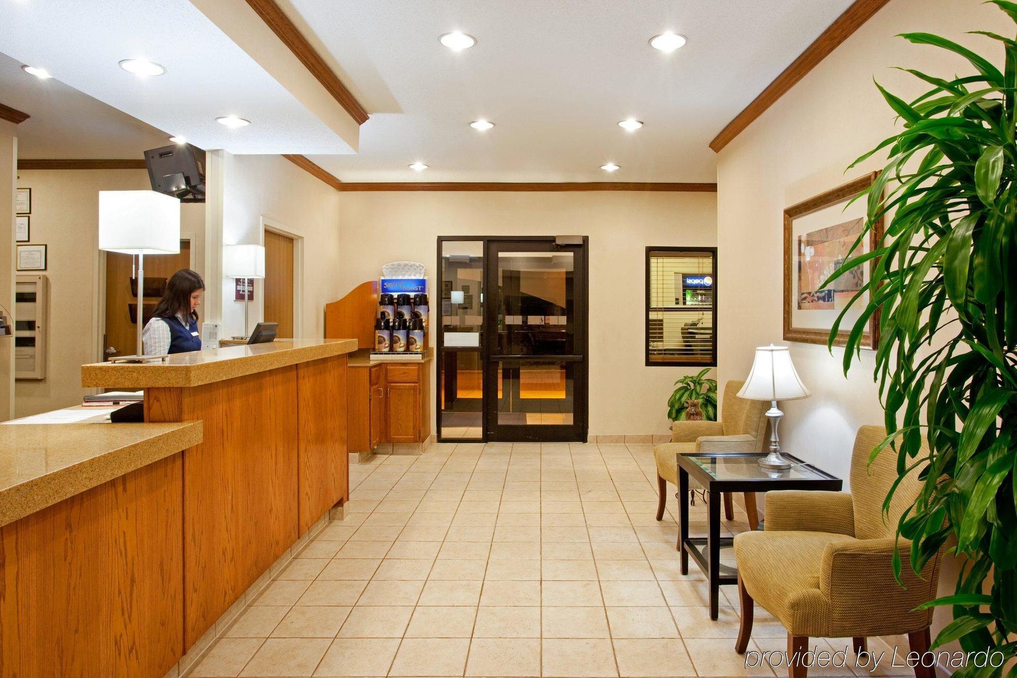 Baymont By Wyndham Merrillville Interior photo